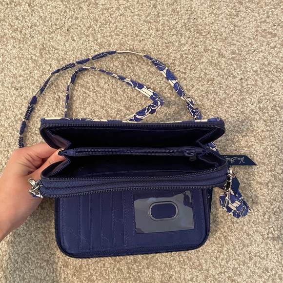 Vera Bradley Crossbody - Picture 4 of 5